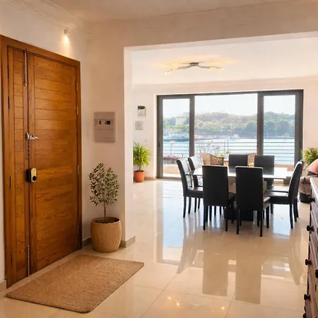 Spacious Signature - Valletta Harbour View Sliema