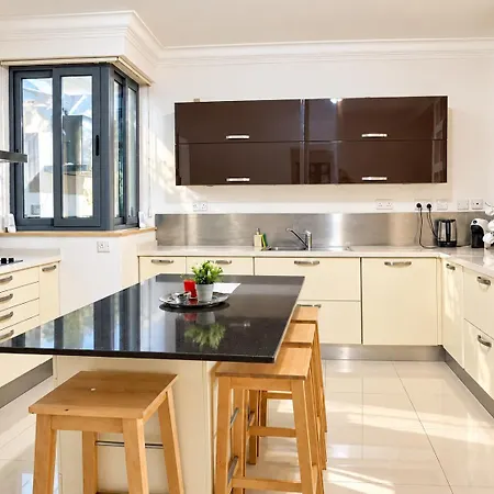 Spacious Signature - Valletta Harbour View Apartment