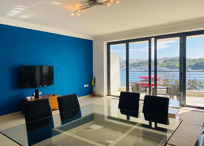 Valletta Harbour View - Signature